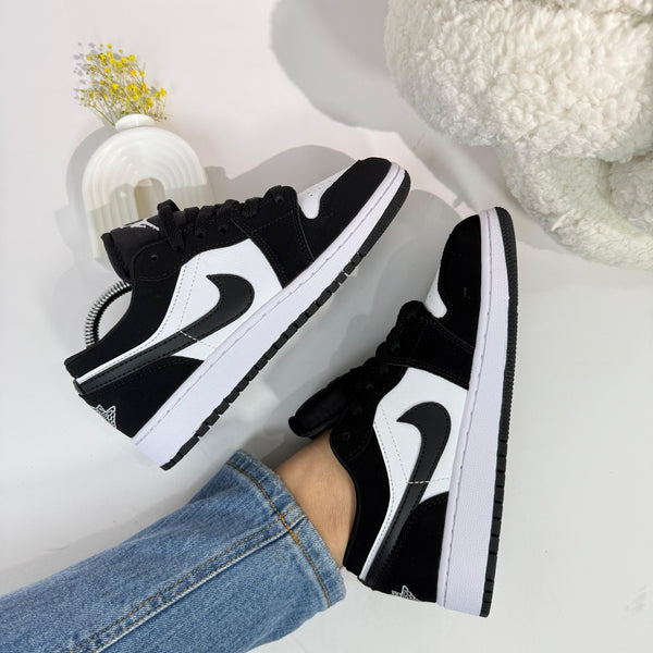 JDN 1 Low Panda – Blanco y Negro con Estilo Atemporal
